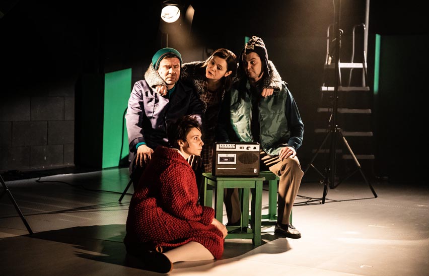 Прыг-скок, обвалился потолок